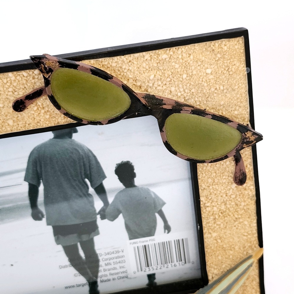 Vintage Furio 3.5x5.5 Picture Frame Beach Sand Sunglasses Seashells Umbrella - Picture 5 of 7